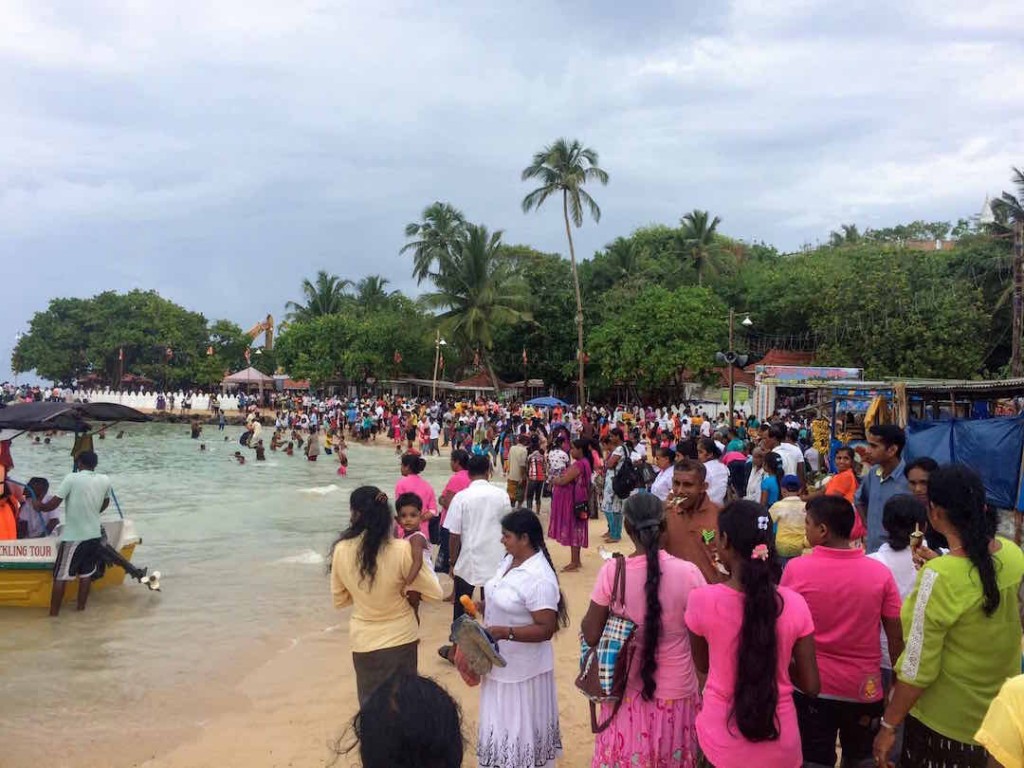 sri-lanka-unawatuna-festival-plages-sud