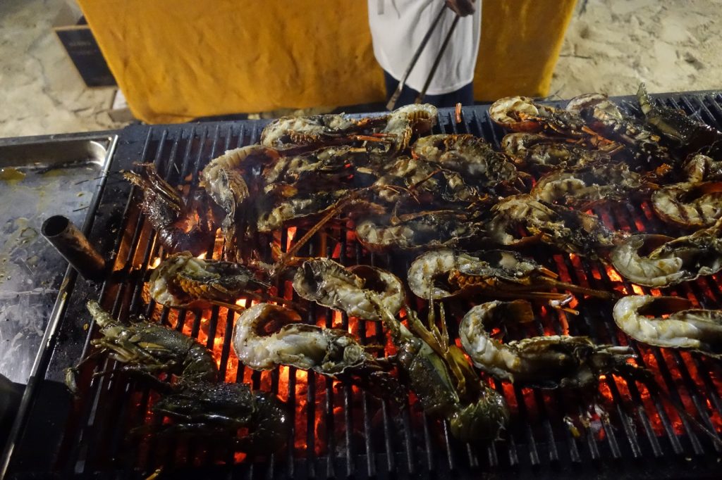les-exploratrices-maurice-la-pirogue-seafood-barbecue-langoustes