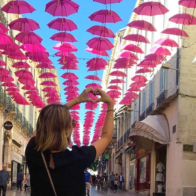 Octobre Rose 💕💕💕 Le combat continue ! 
Chaque jour, pour chaque femme, partout dans le monde ! 🎀 .
.
Nos pensées vont à celles qui se battent contre ce cancer du sein 💪🏼💪🏼, à ceux et celles qui font tout pour les accompagner et les aider 🙌🏼 mais également à celles parties à cause de cette m**** 💔 .
.
Mesdames, des actions ont lieu partout en France et dans le monde pour aider la recherche ! 🙏🏼 Dans votre volonté d'aider, n'oubliez pas le plus important : le dépistage !!! .
.
Allez demander une mammographie et cela quelque soit votre âge !!! Tous les ans ou tous les 2 ans, cet examen est indispensable !!! Prenez soin de vous ! ❤️ .
.
☝🏼Brochure explicative dans la BIO 🙌🏼 .
.
📸 Merci @__j.adou pour cette photo à Montpellier
_______________________________
#lesexploratrices #exploringlife #enjoyinglife #jadelexploratrice #parlonsen #octobrerose #cancerdusein #combat #lecombatcontinue #femmes #depistage
