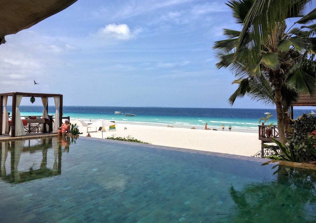 vue de la piscine du Z Hotel à Zanzibar