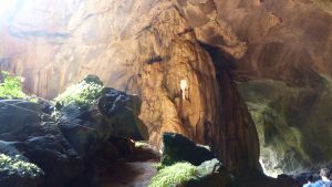 les-exploratrices-myanmar-dans-la-grotte