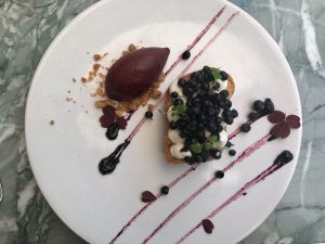 les-exploratrices-paris-restaurant-divellec-dessert-baba