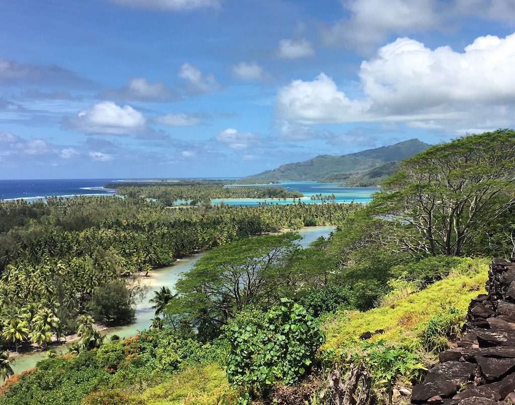 vue panoramique de Huahine en Polynésie