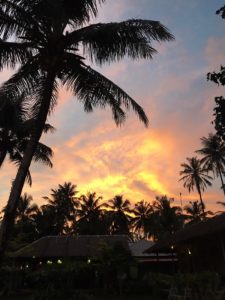 partir en surftrip en Indonésie et admirer les sunsets